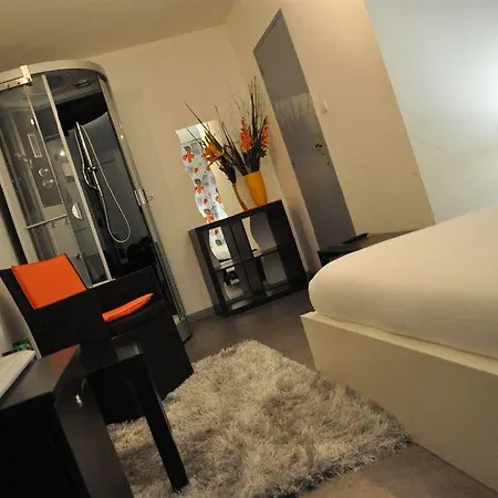 Hotel M